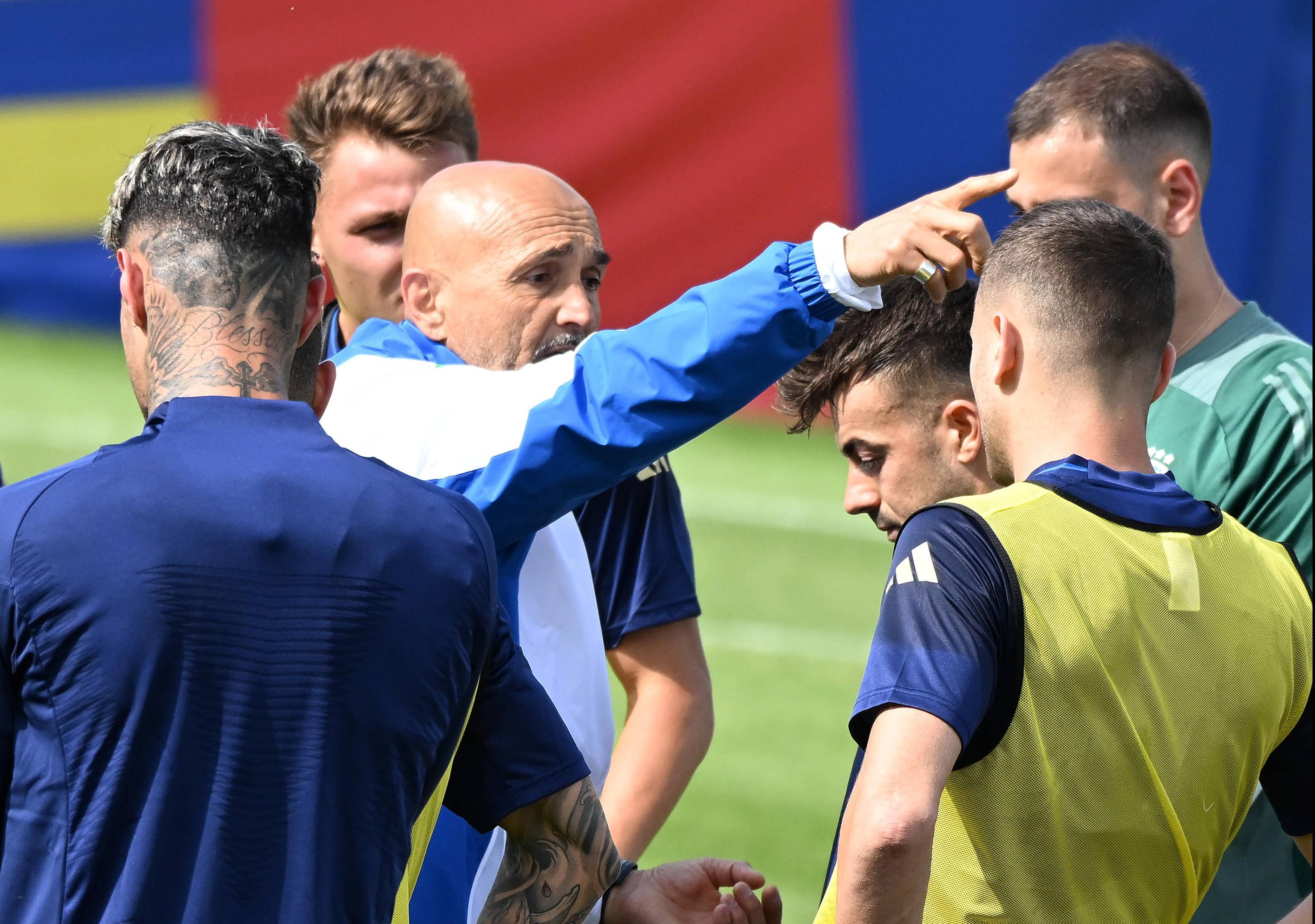 崭露头角！欧洲国家足球队备战备战的简单介绍