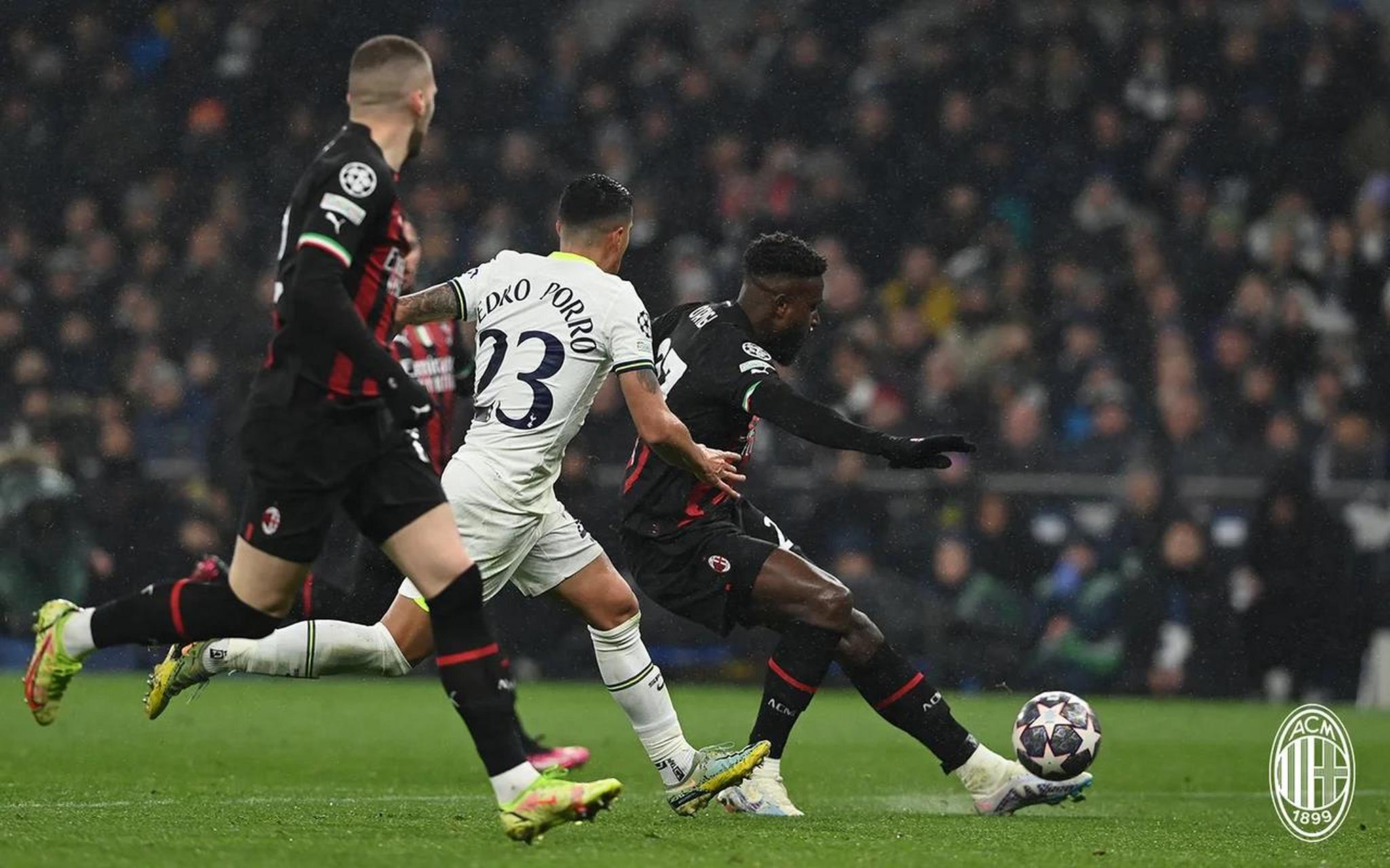 关于AC米兰战平对手，积分稍有下滑的信息