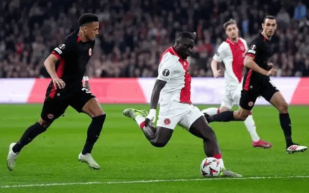 法兰克福止步第三，遇弗赖堡失去连胜势头的简单介绍