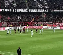 -关于暴雨中的胜利！纽伦堡加冕赛季第二胜的信息