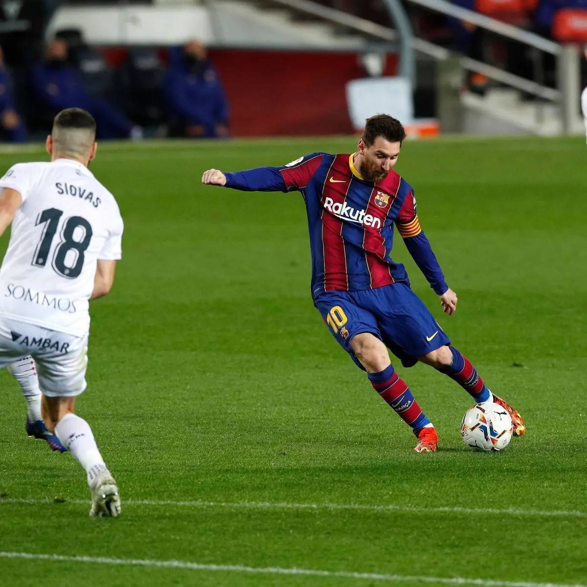 足球比赛的精彩瞬间让人回味无穷