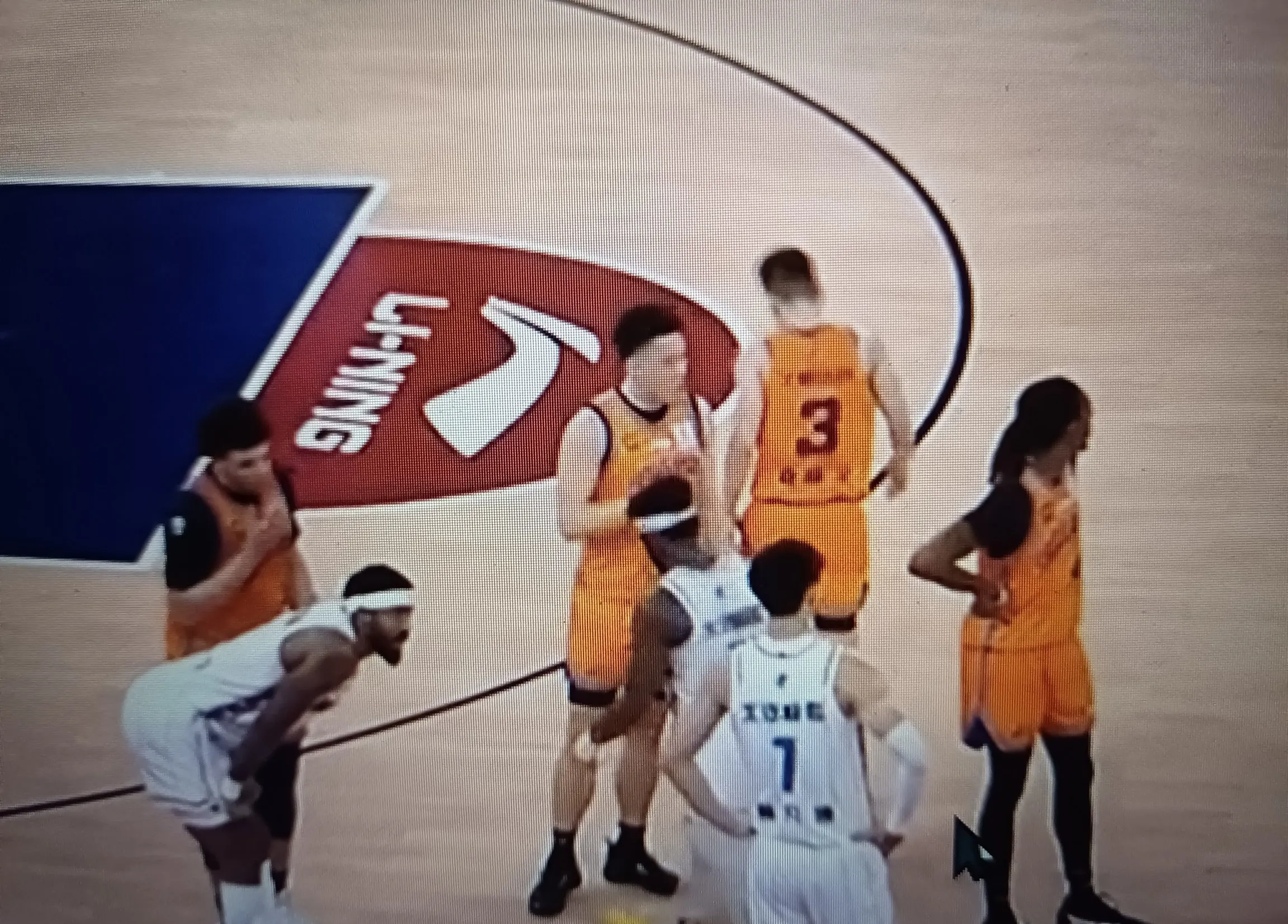 挑战未知,篮球赛场上的激烈较量 挑战未知,篮球赛场上的激烈较量