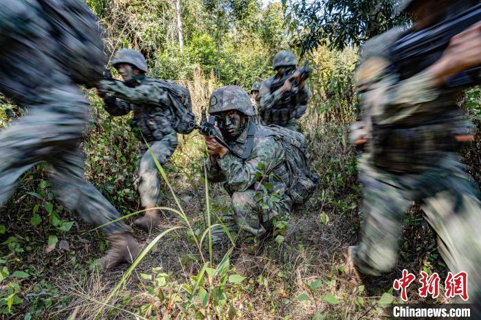 关于火箭外线狙击手再次砍下+高分的信息 关于火箭外线狙击手再次砍下+高分的信息