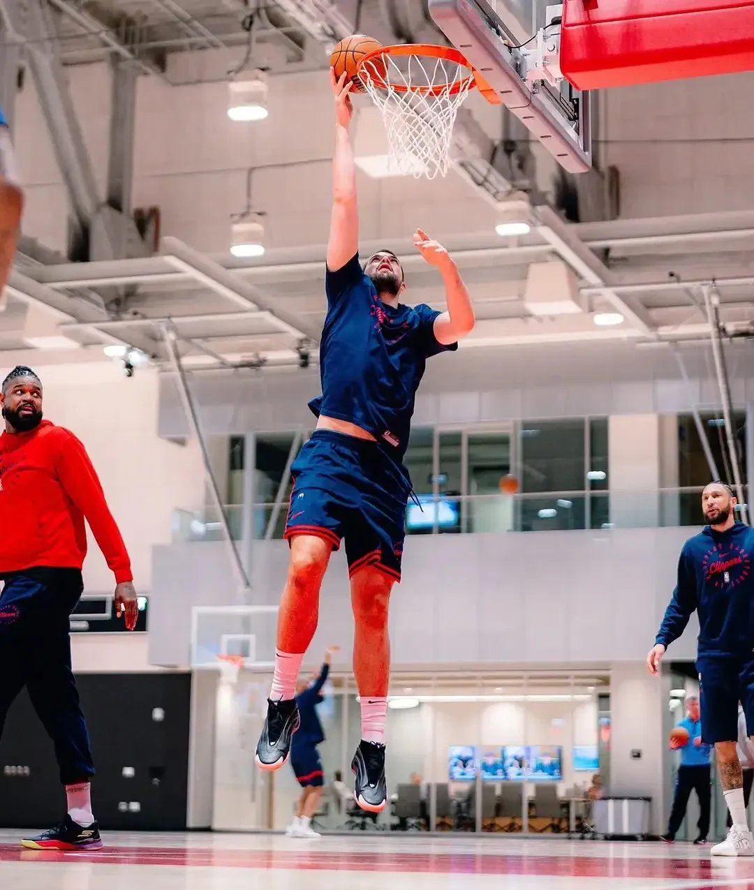 开云APP-快船核心球员伤势缓解复出，球队有望回暖的简单介绍