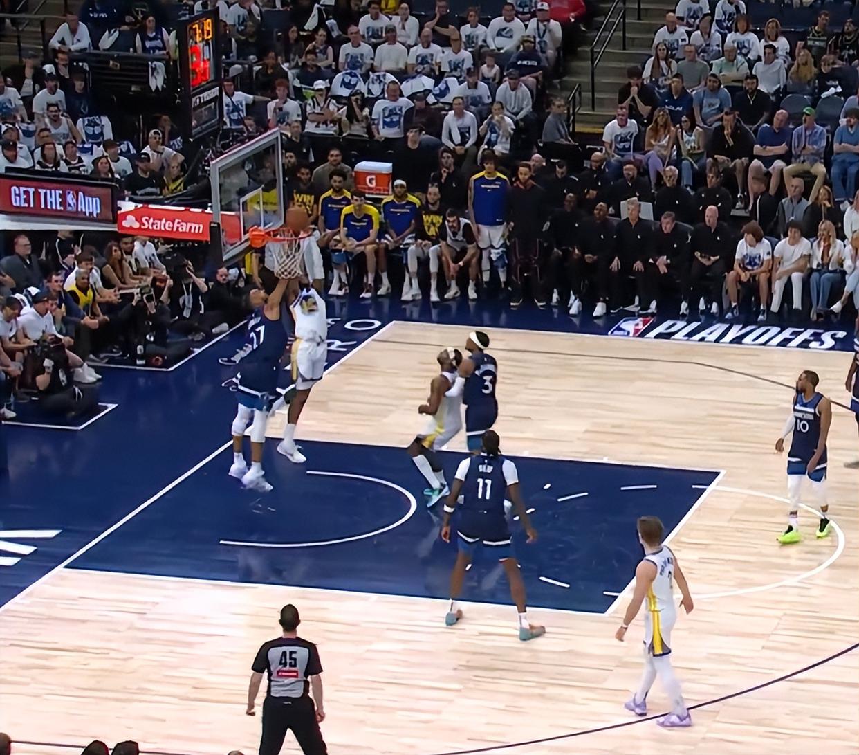 包含刚刚焦点：勇士碾压，比分揭晓的词条