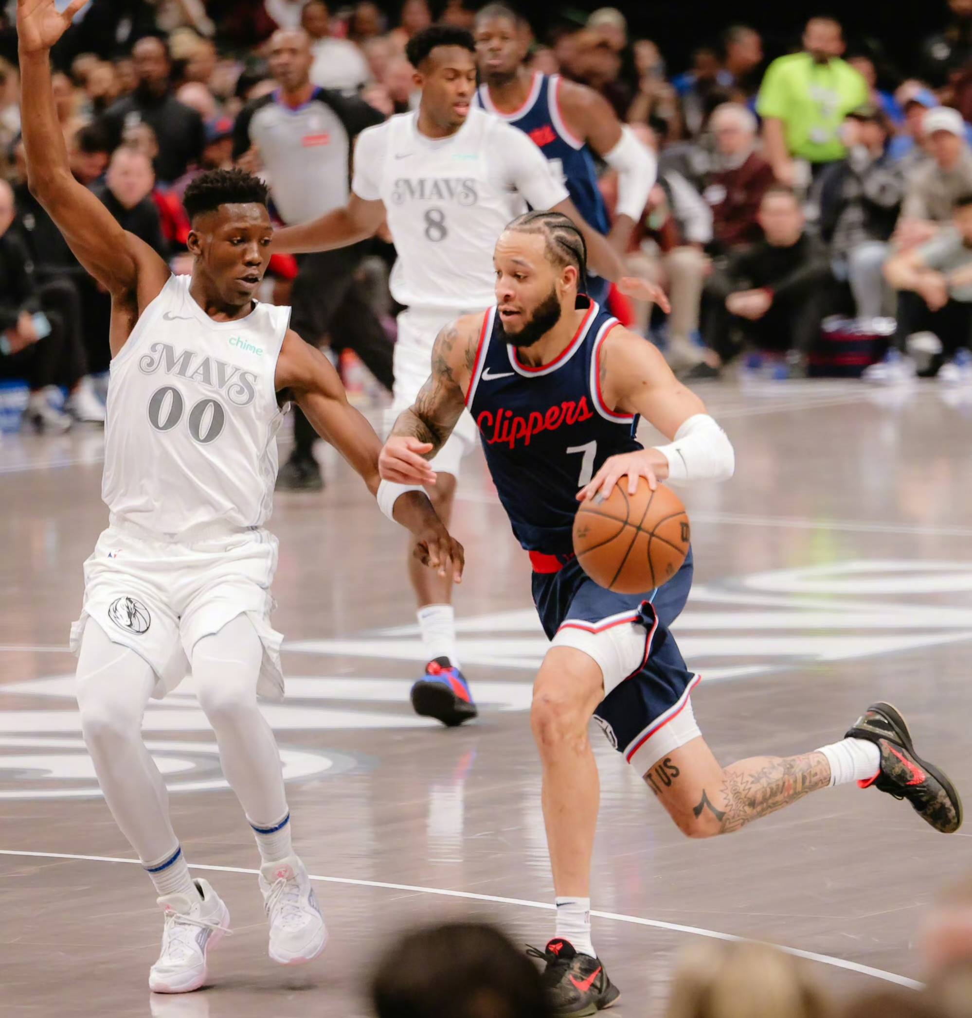 快船队客场大胜,迎来三连胜的简单介绍 快船队客场大胜,迎来三连胜的简单介绍