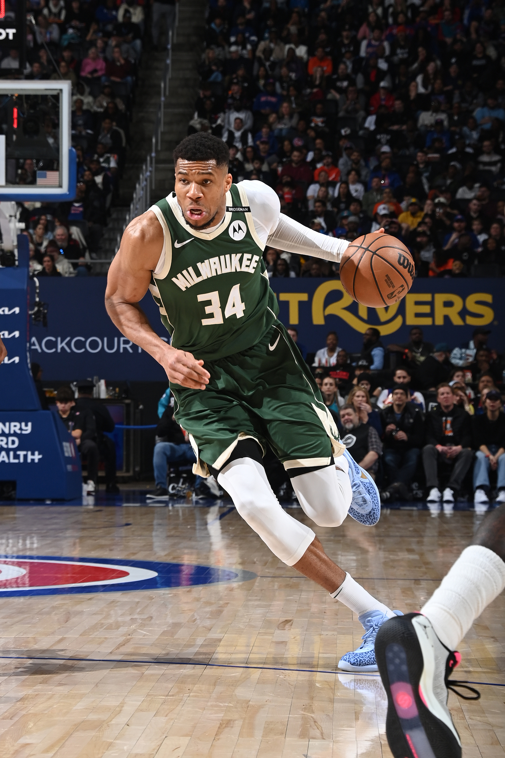 包含爵士不敌雄鹿,戈贝尔难挡字母哥的词条 包含爵士不敌雄鹿,戈贝尔难挡字母哥的词条