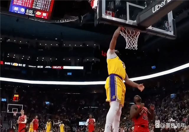 湖人再胜开拓者,终结两连败 湖人再胜开拓者,终结两连败