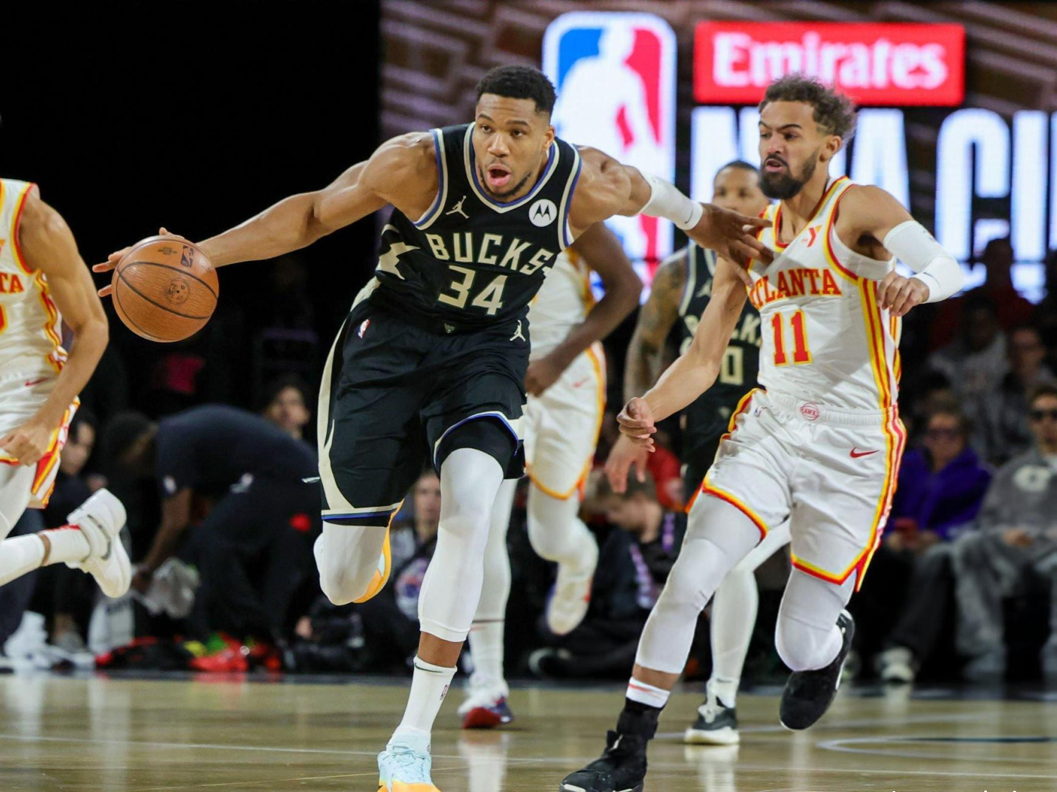 火箭逆转雄鹿,保罗表现出色 火箭逆转雄鹿,保罗表现出色