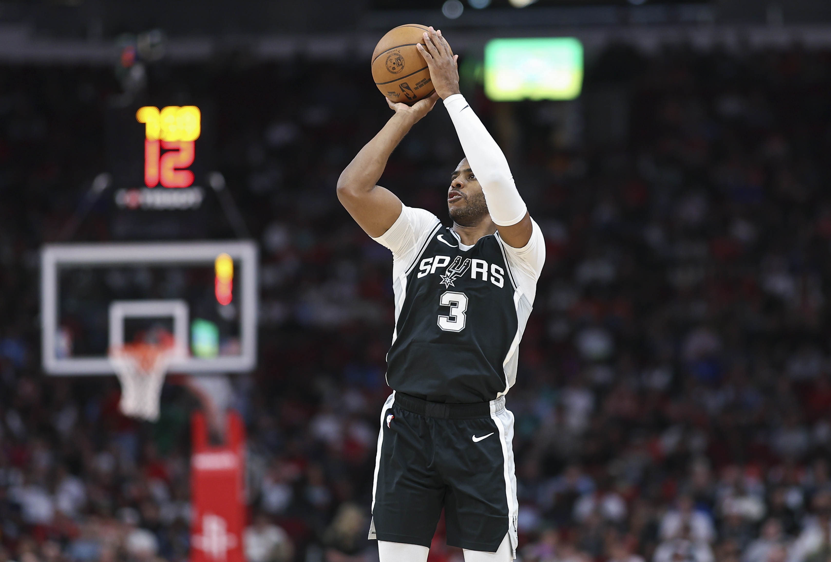 快船胜马刺,哈雷尔26分6篮板 快船胜马刺,哈雷尔26分6篮板