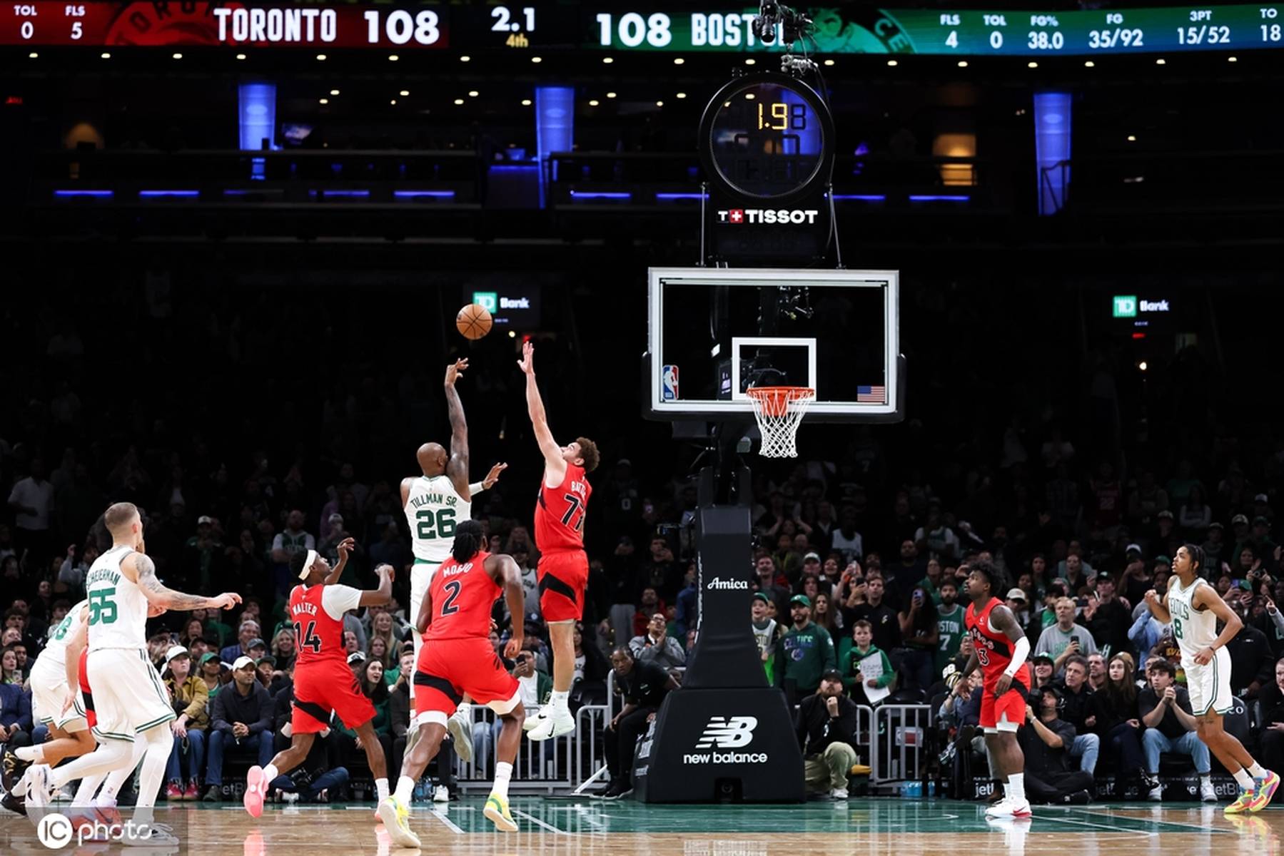 凯尔特人碾压加拿大男篮，欧文三分雨点燃全场的简单介绍