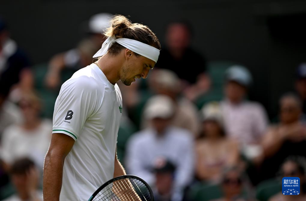 温网鏖战美网，兹维列夫点燃赛场