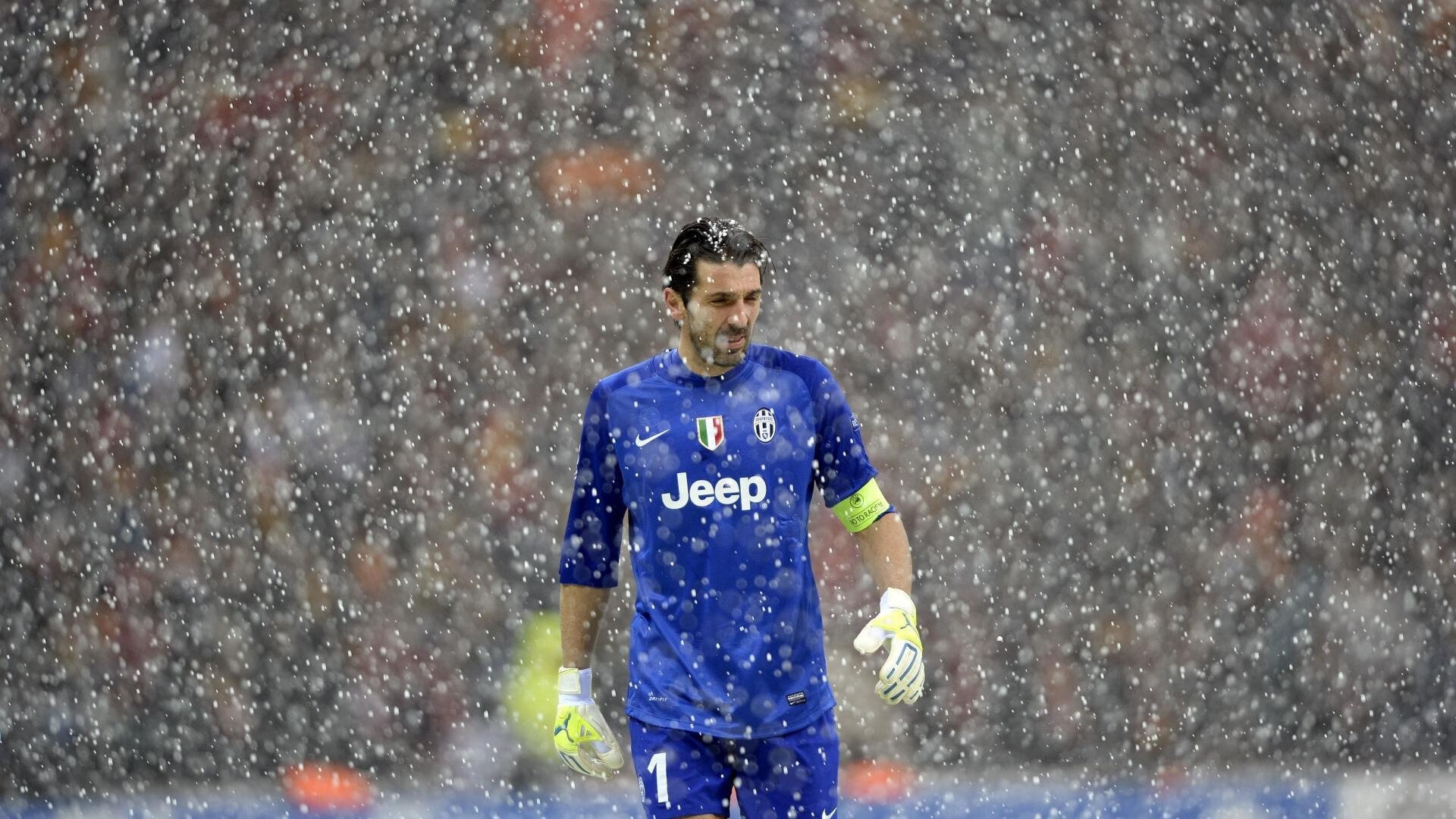 开云体育登录-冰岛血拼丹麦，布雷默的舞台越大越强