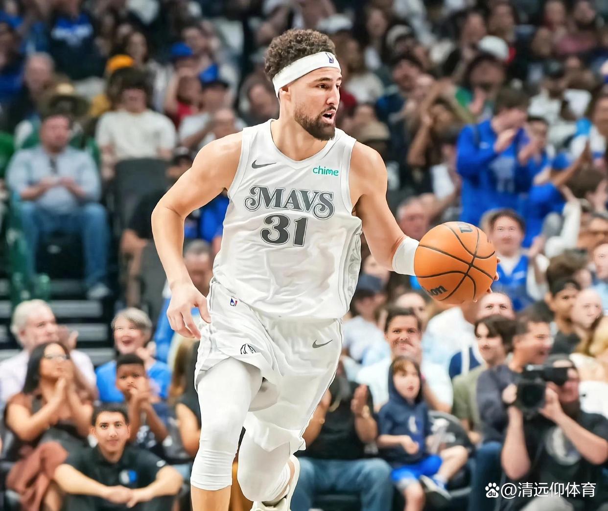 独行侠加时取胜新疆队，利拉德彻底打爆防线