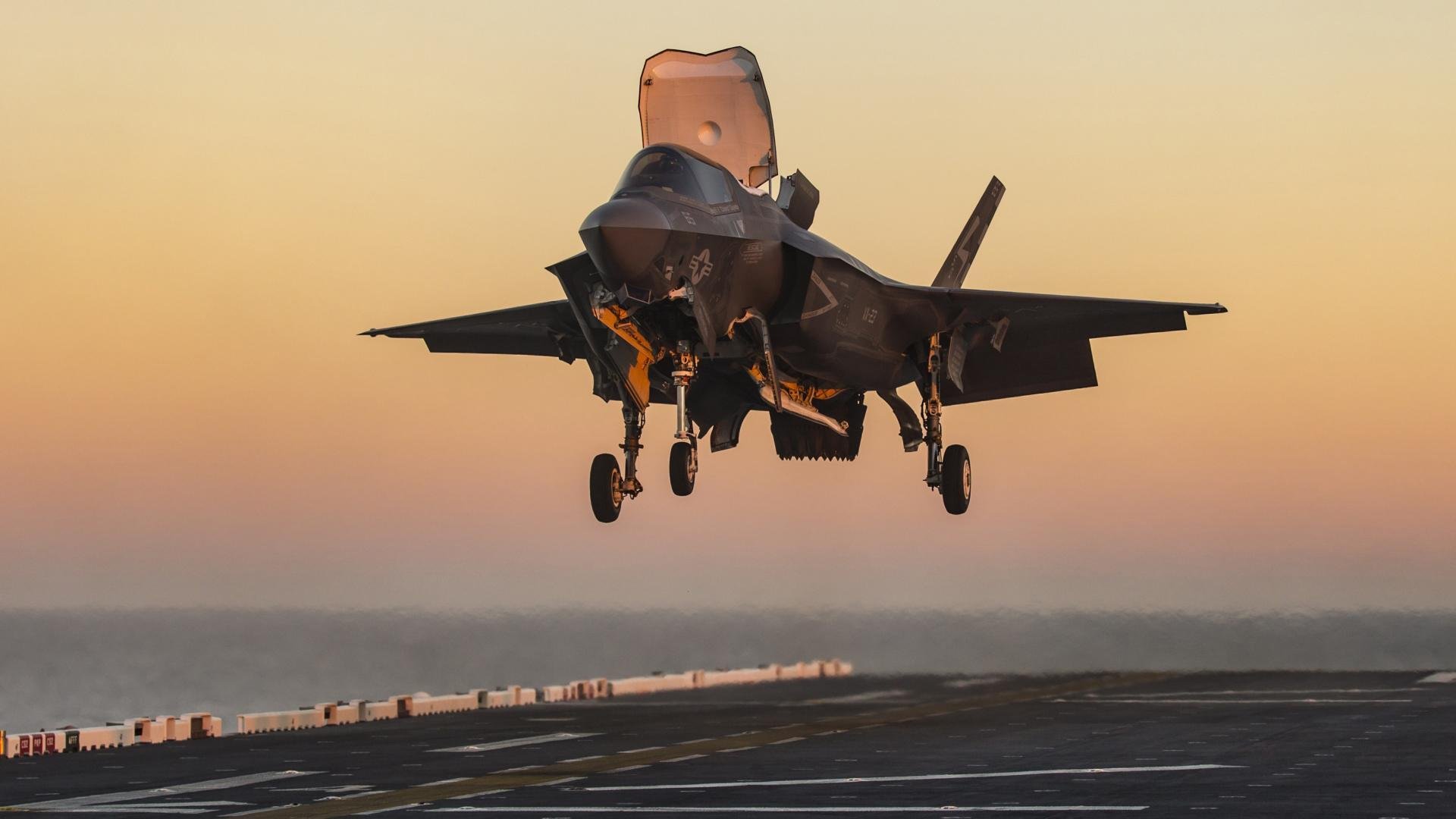 开云体育APP下载-冰冷绝杀与暴力突破，篮球美学的两副面孔